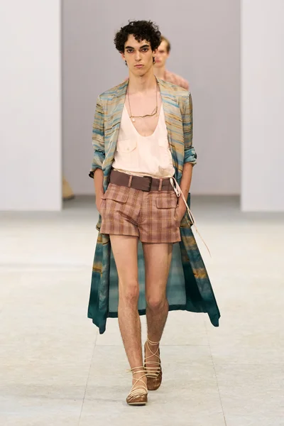 Look 14